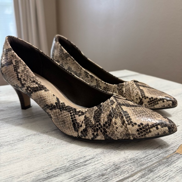 Clarks snake print Heels size 11M - Picture 1 of 8